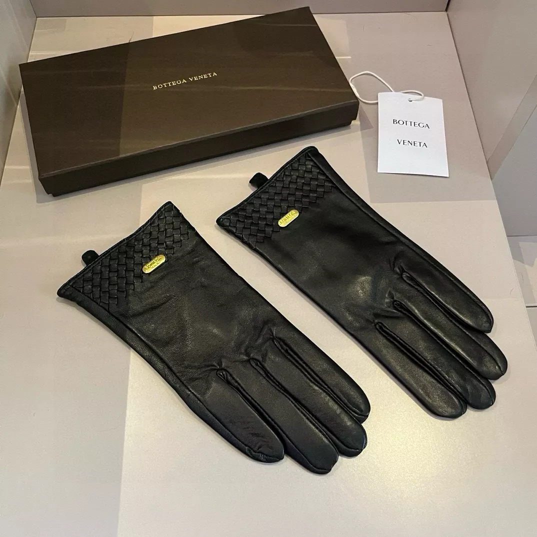 Bottega Veneta BV Gloves For Women Bold 656