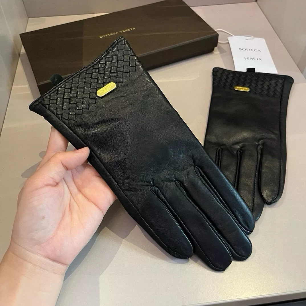 Bottega Veneta BV Gloves For Women Bold 656
