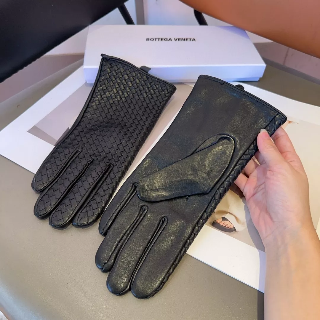 Bottega Veneta BV Gloves For Women Functional 5233