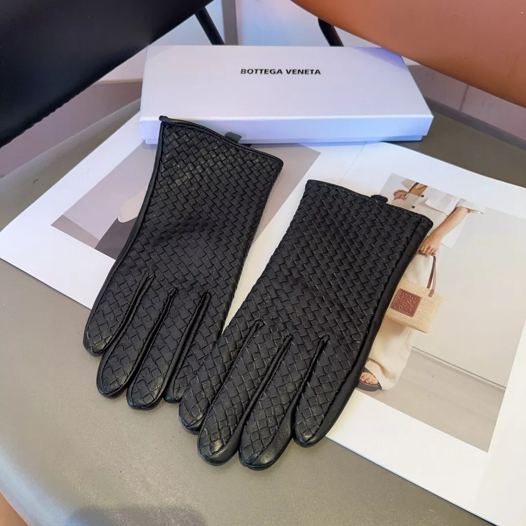 Bottega Veneta BV Gloves For Women Functional 5233