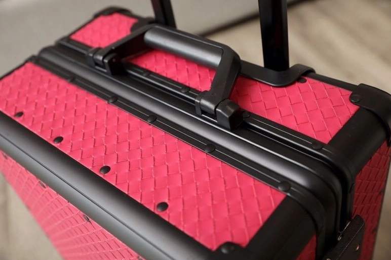 Bottega Veneta BV Luggage Breathable 3765