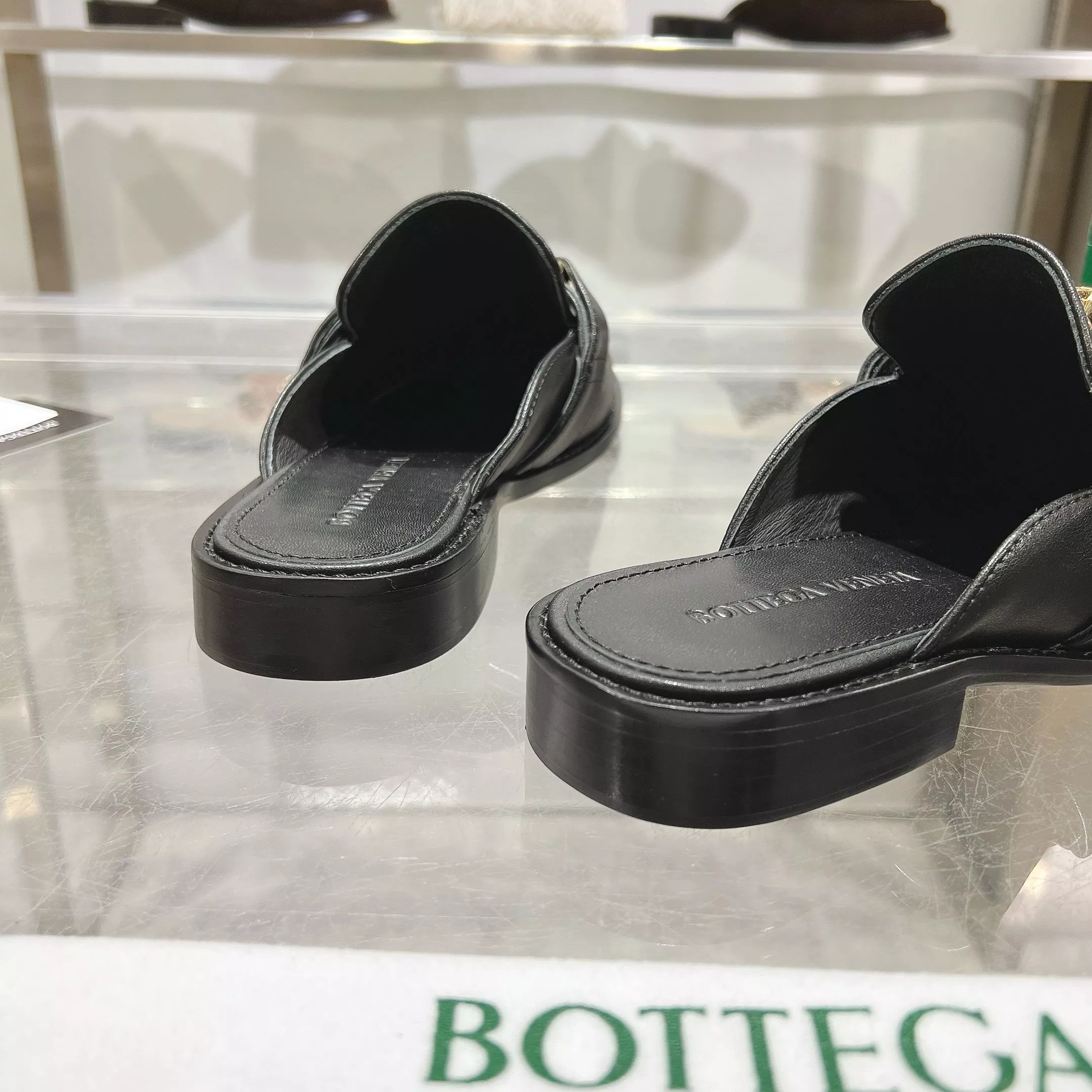 Bottega Veneta BV Slippers For Men Resilient 3976