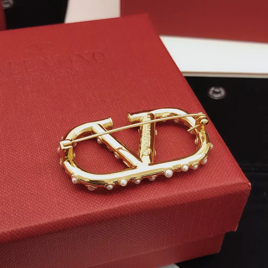 Breathable 1071 Valentino Brooches For Women