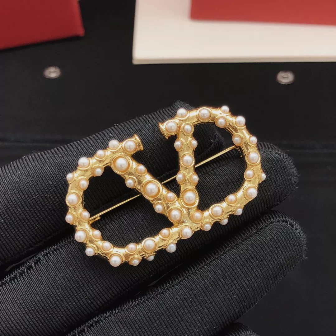 Breathable 1071 Valentino Brooches For Women