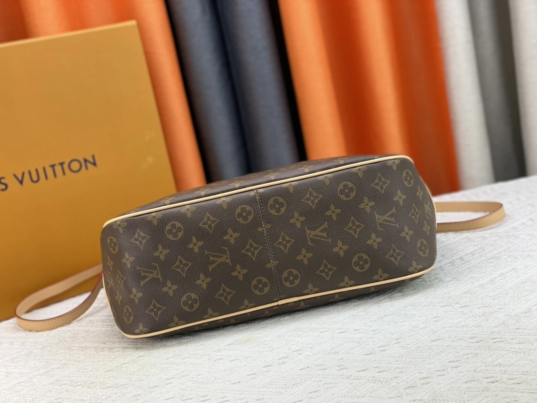 Breathable 1114 Louis Vuitton AAA Quality Shoulder Bags For Women