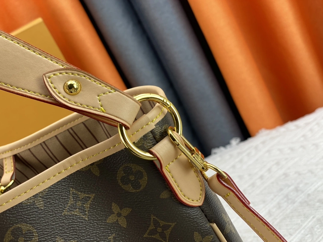 Breathable 1114 Louis Vuitton AAA Quality Shoulder Bags For Women