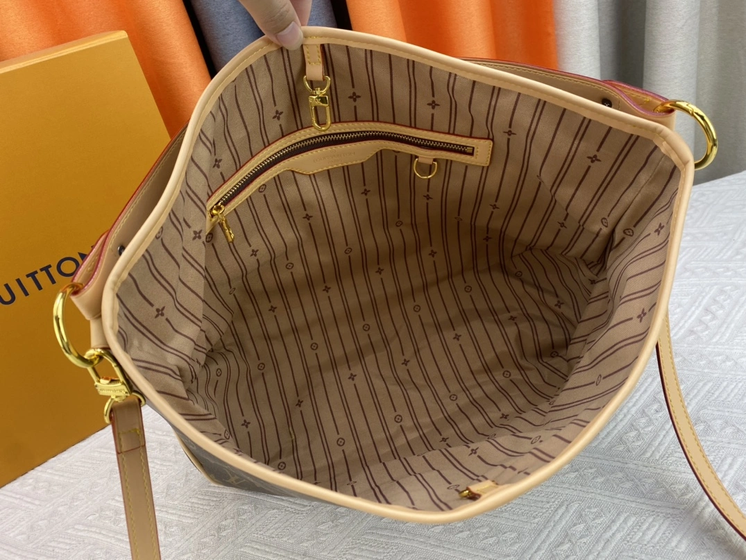 Breathable 1114 Louis Vuitton AAA Quality Shoulder Bags For Women
