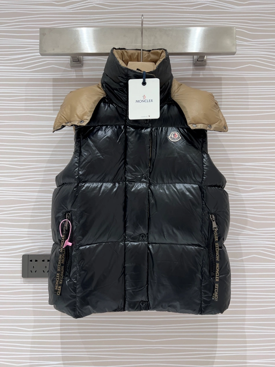 Breathable 1186 Moncler Down Vest Sleeveless For Women