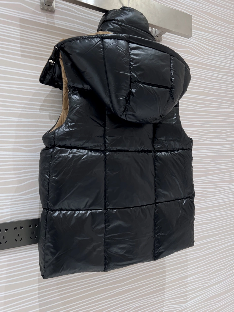 Breathable 1186 Moncler Down Vest Sleeveless For Women