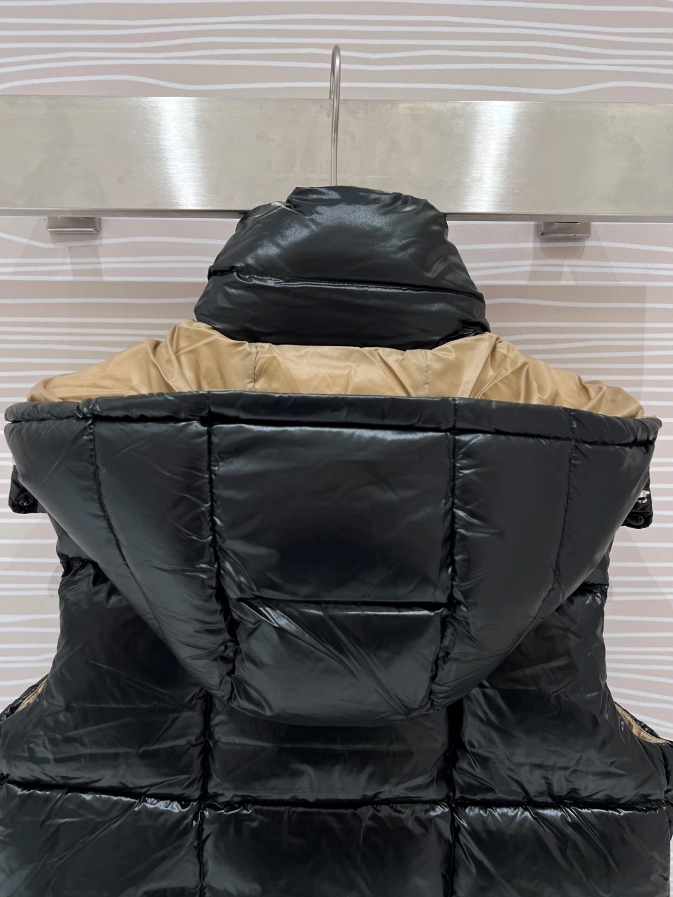 Breathable 1186 Moncler Down Vest Sleeveless For Women