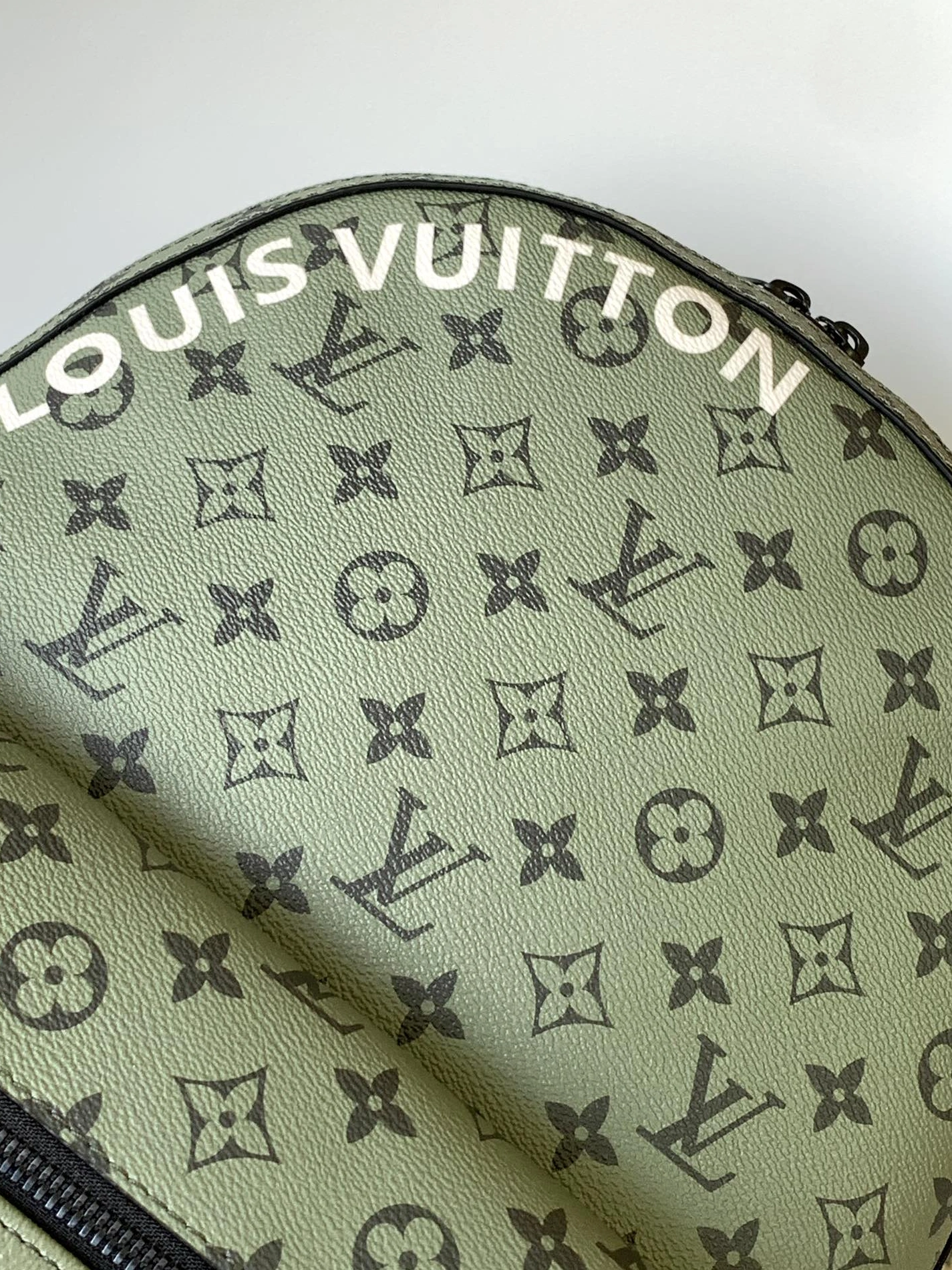 Breathable 1225 Louis Vuitton LV AAA Man Backpacks