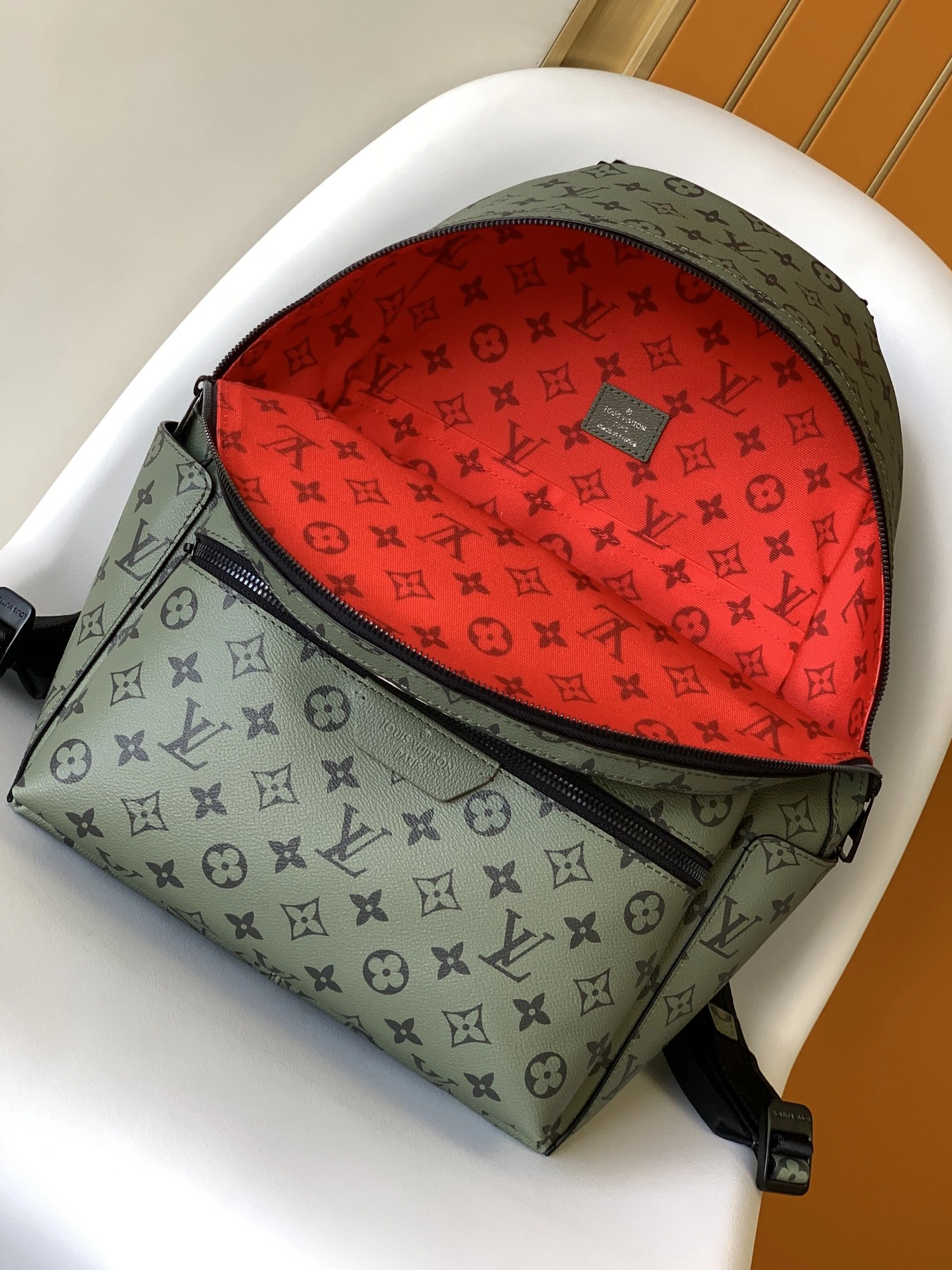 Breathable 1225 Louis Vuitton LV AAA Man Backpacks
