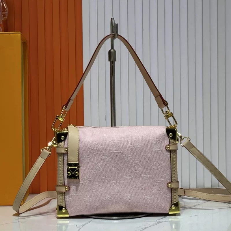 Breathable 1348 Louis Vuitton AAA Quality Messenger Bags For Women