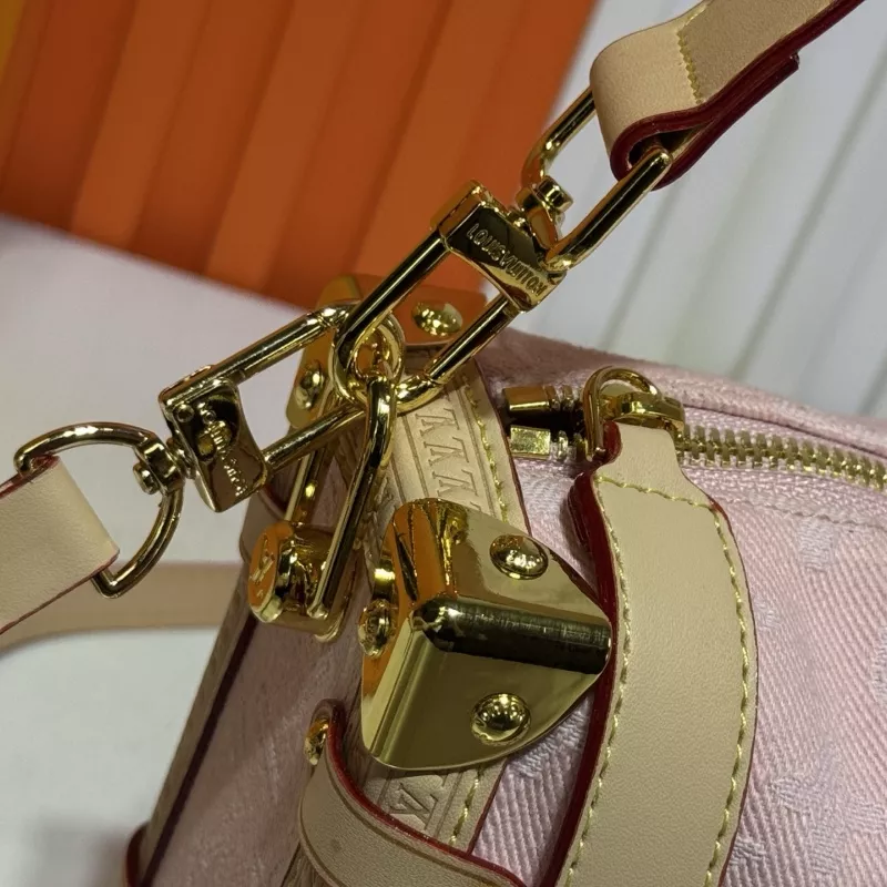 Breathable 1348 Louis Vuitton AAA Quality Messenger Bags For Women