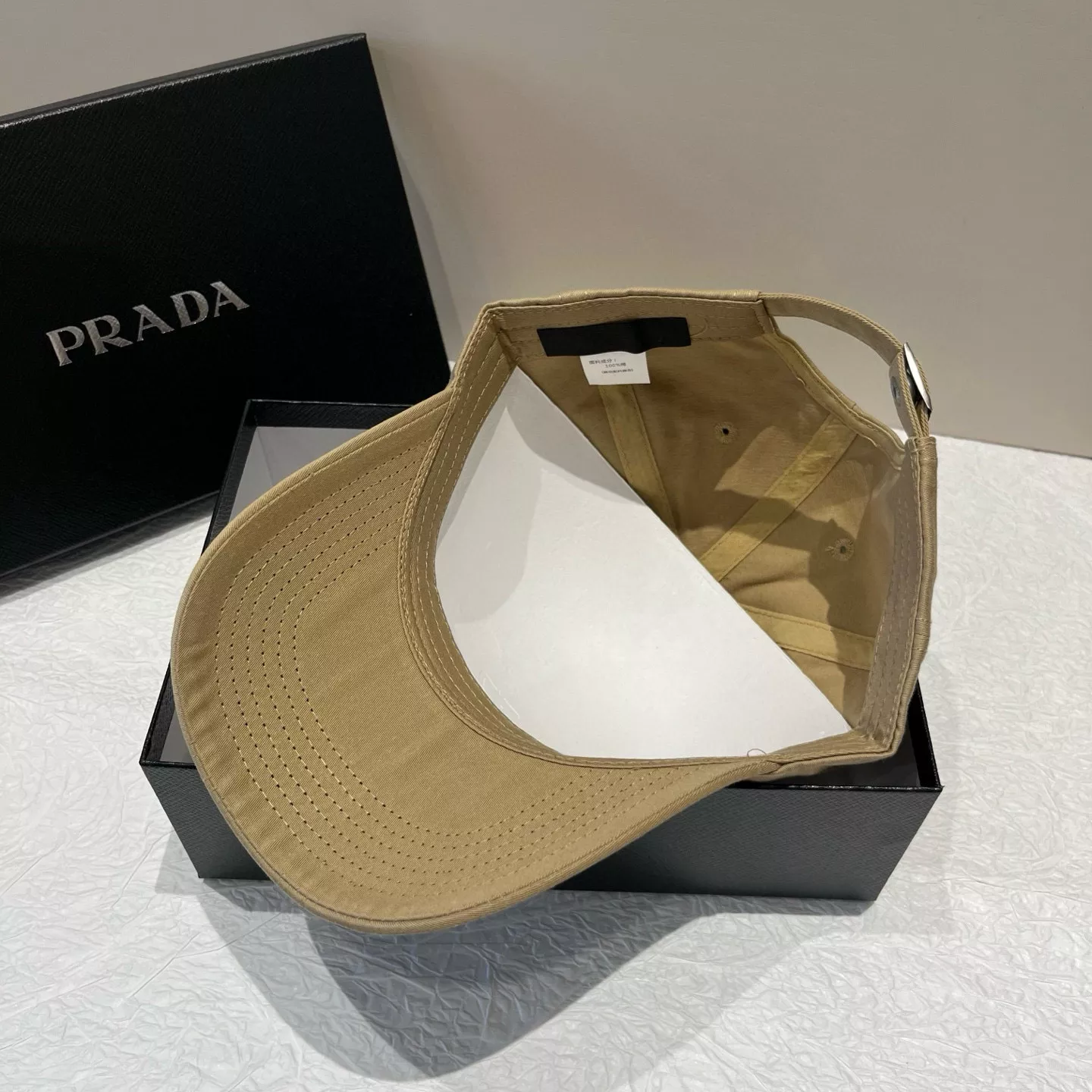 Breathable 1348 Prada Caps