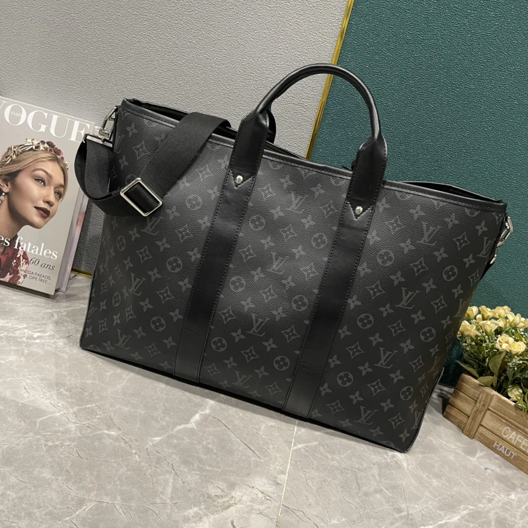 Breathable 1816 Louis Vuitton AAA Man Handbags