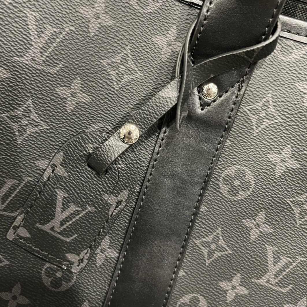 Breathable 1816 Louis Vuitton AAA Man Handbags