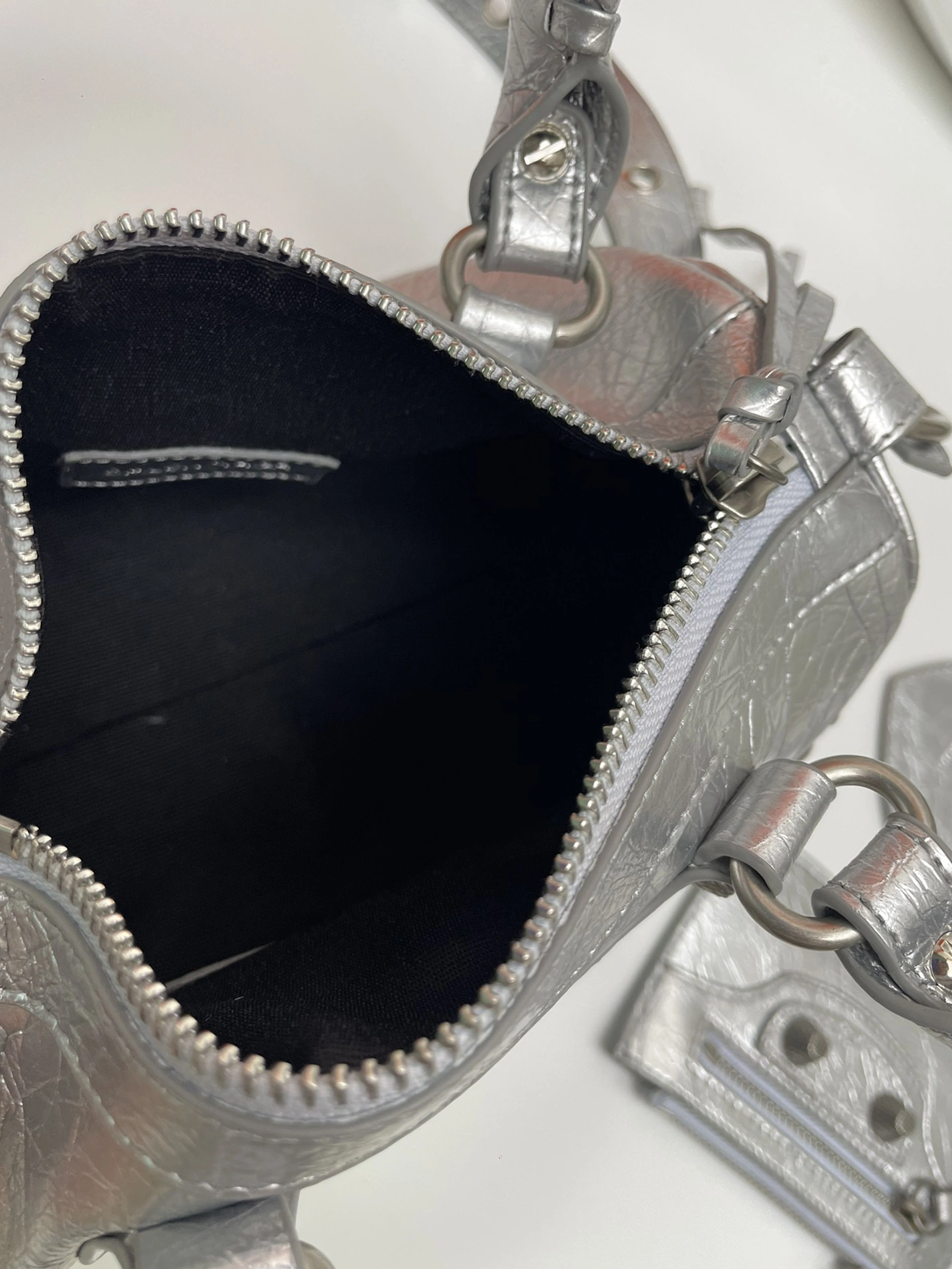Breathable 2269 Balenciaga AAA Quality Handbags For Women