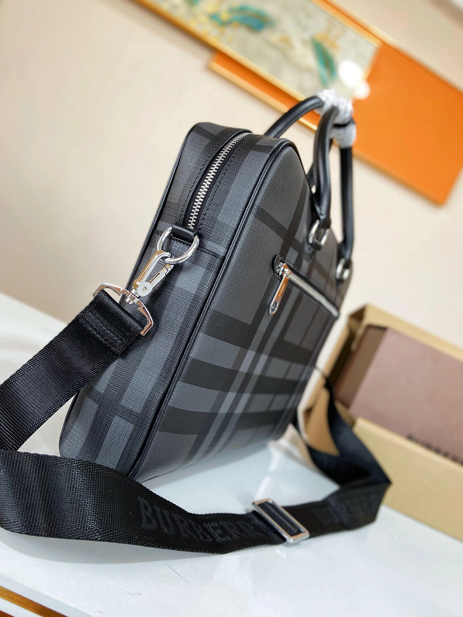 Breathable 2346 Burberry AAA Man Handbags