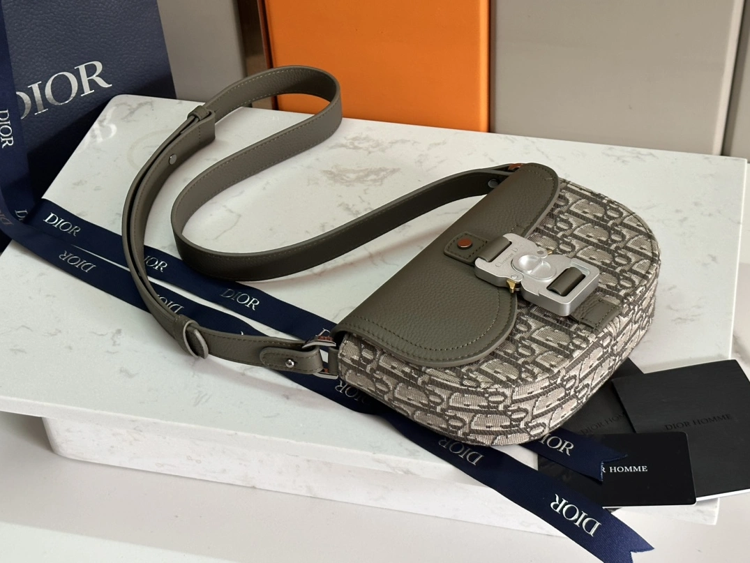 Breathable 2419 Christian Dior AAA Man Messenger Bags