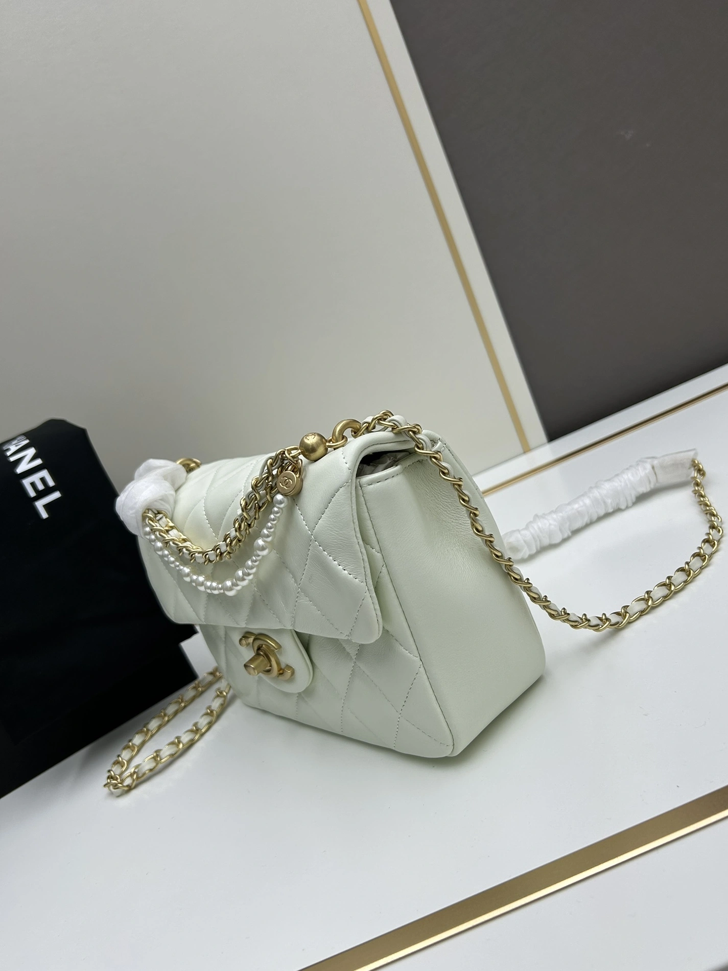 Breathable 2441 Chanel AAA Quality Messenger Bags For Women