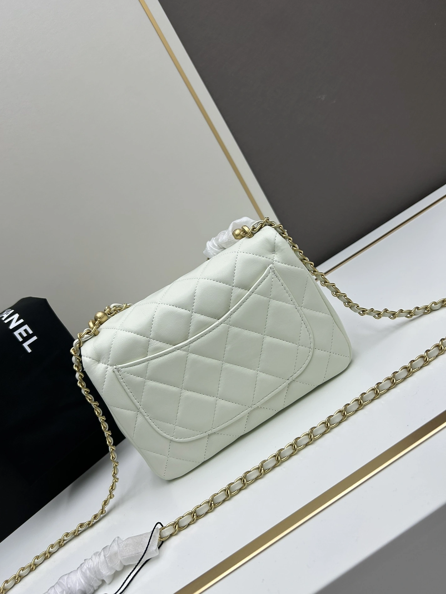 Breathable 2441 Chanel AAA Quality Messenger Bags For Women