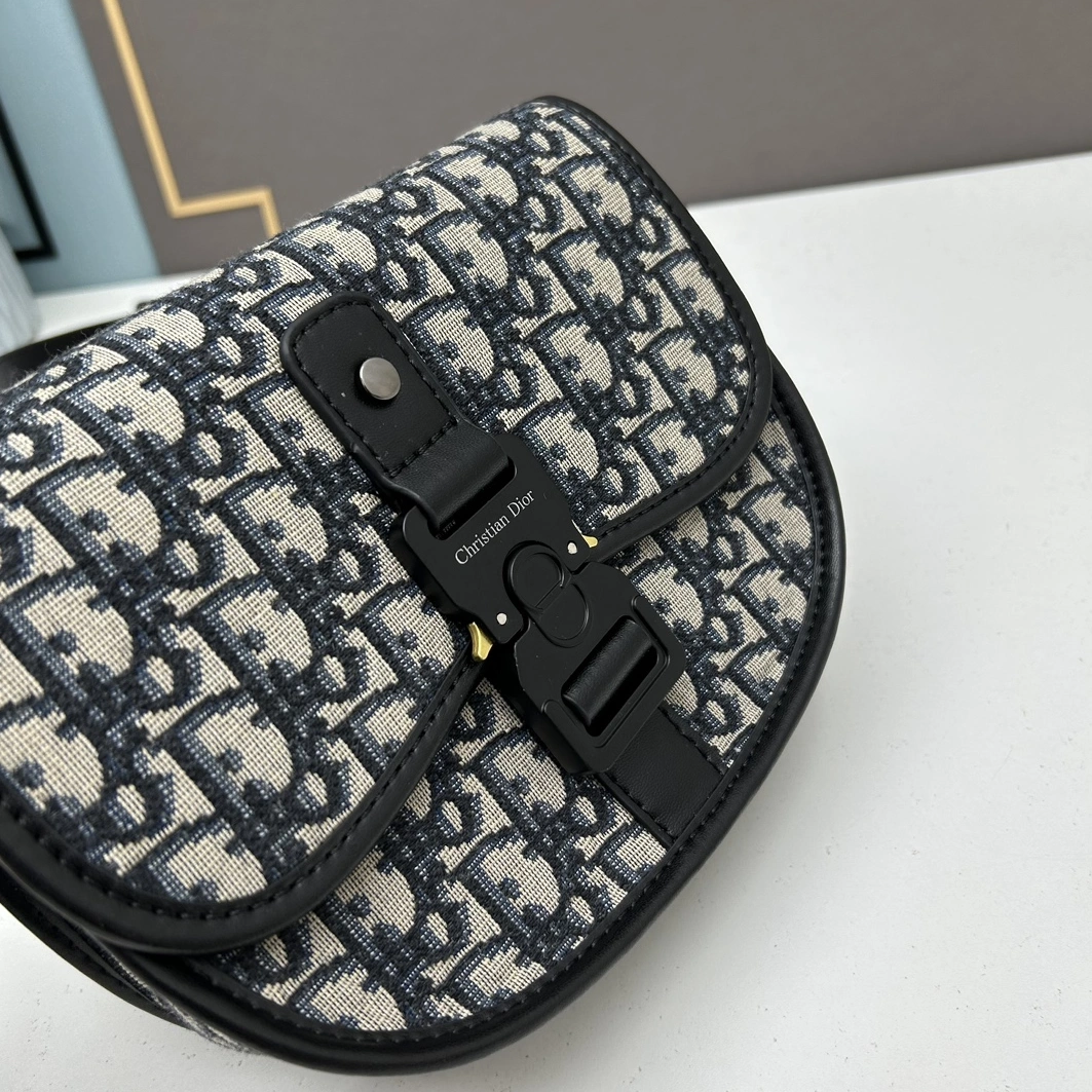 Breathable 2566 Christian Dior AAA Quality Messenger Bags For Unisex