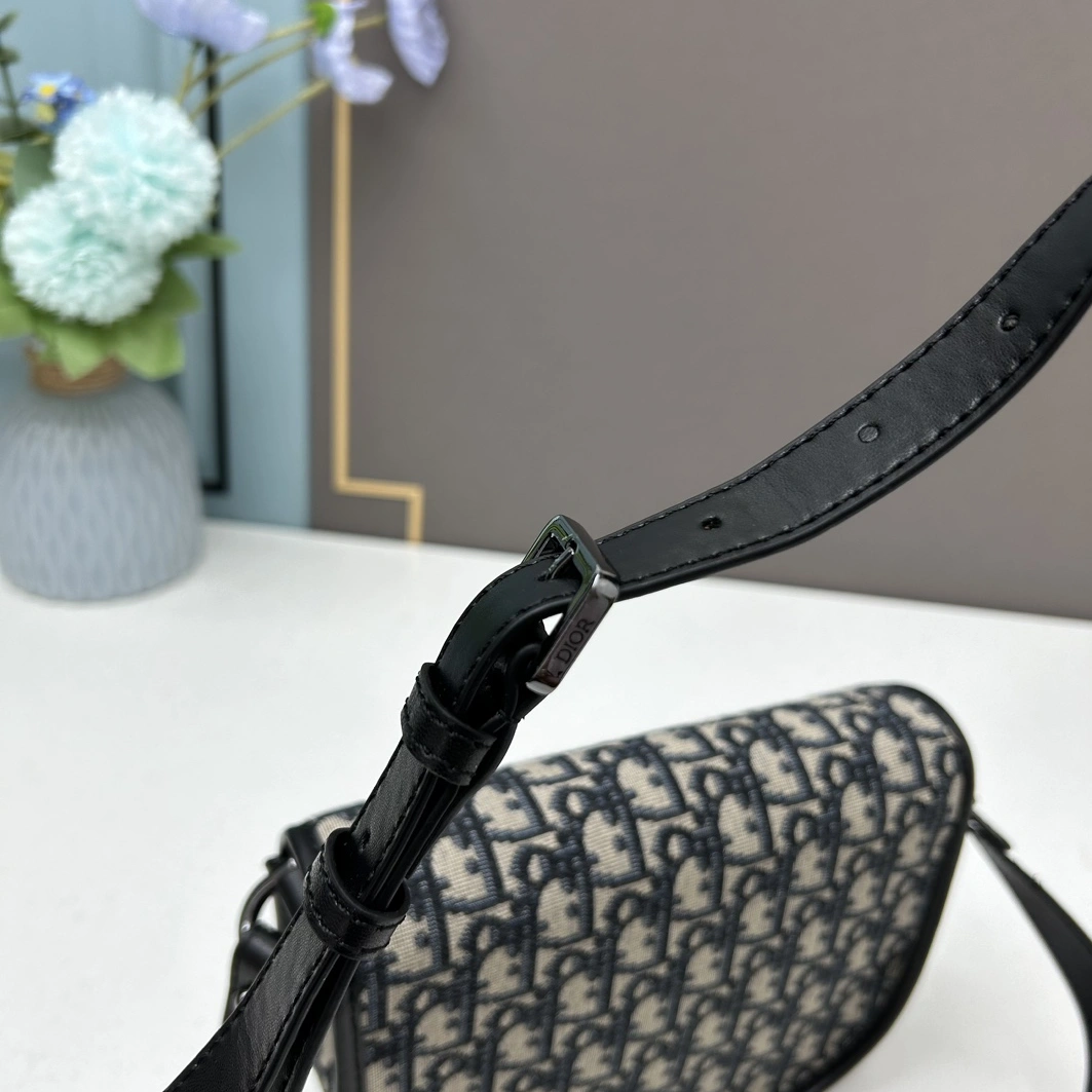 Breathable 2566 Christian Dior AAA Quality Messenger Bags For Unisex