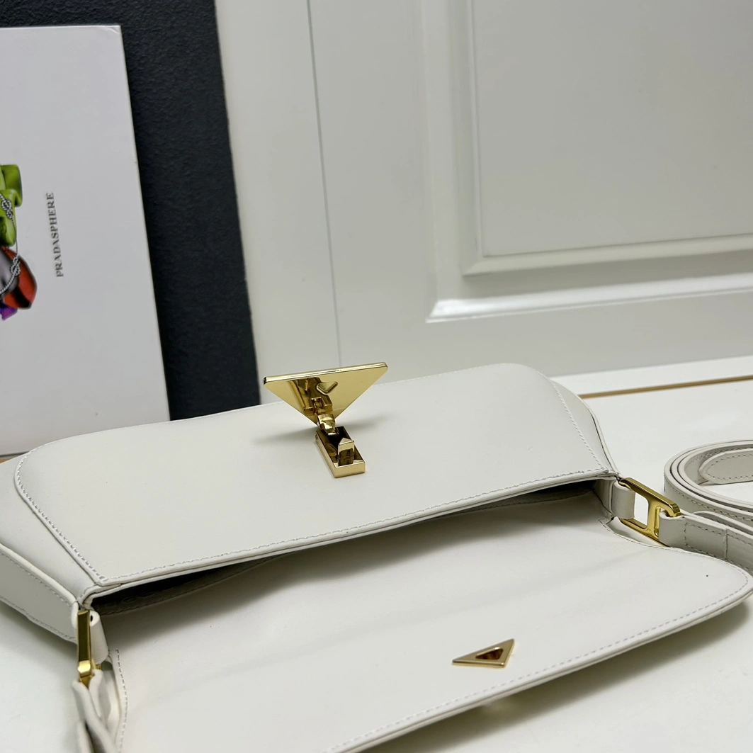 Breathable 2578 Prada AAA Quality Shoulder Bags For Women