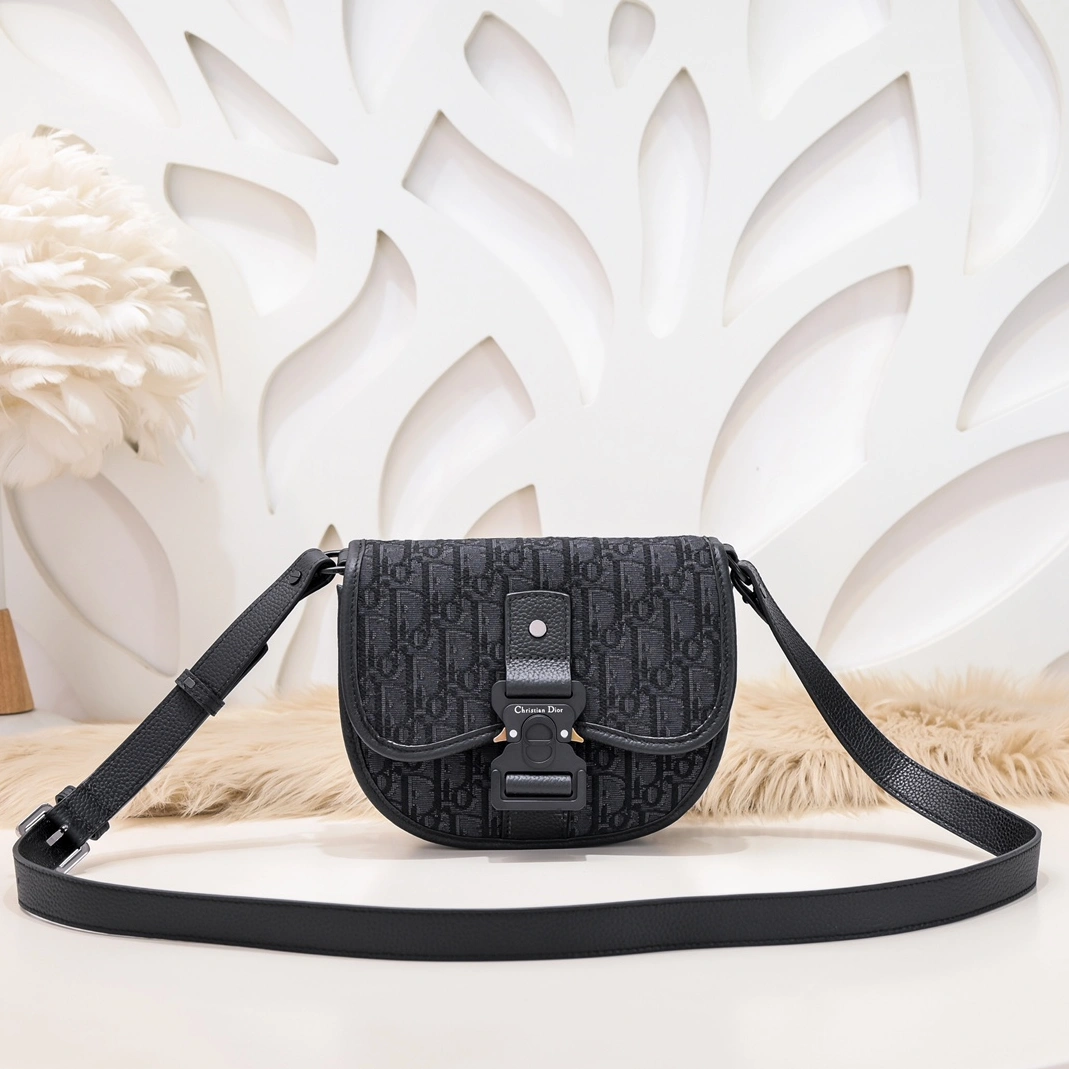 Breathable 2636 Christian Dior AAA Man Messenger Bags