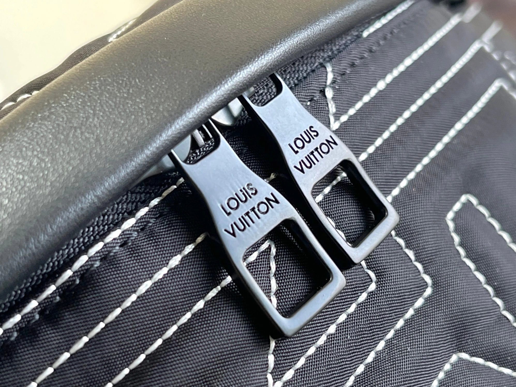 Breathable 2678 Louis Vuitton LV AAA Quality Belt Bags