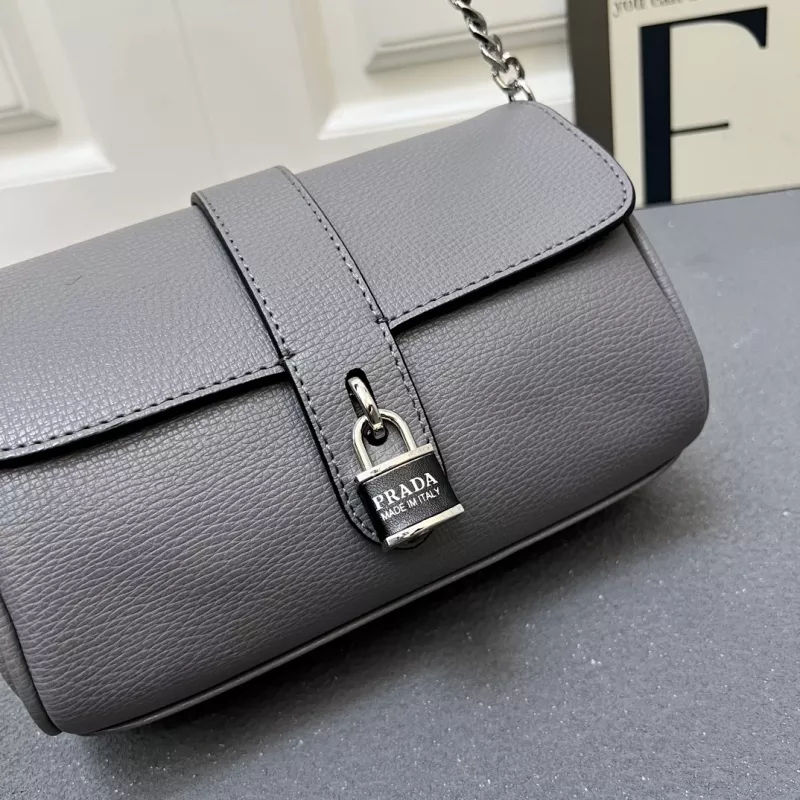 Breathable 2832 Prada AAA Quality Shoulder Bags For Women