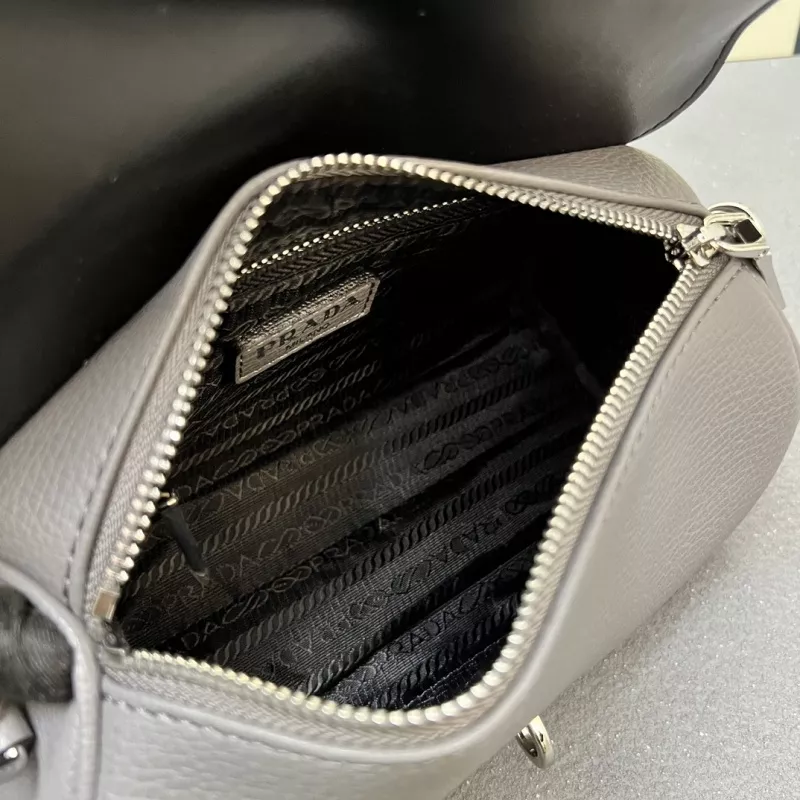 Breathable 2832 Prada AAA Quality Shoulder Bags For Women