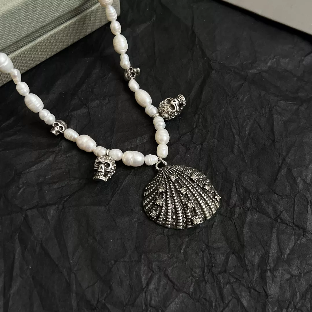 Breathable 2905 Alexander McQueen Necklaces