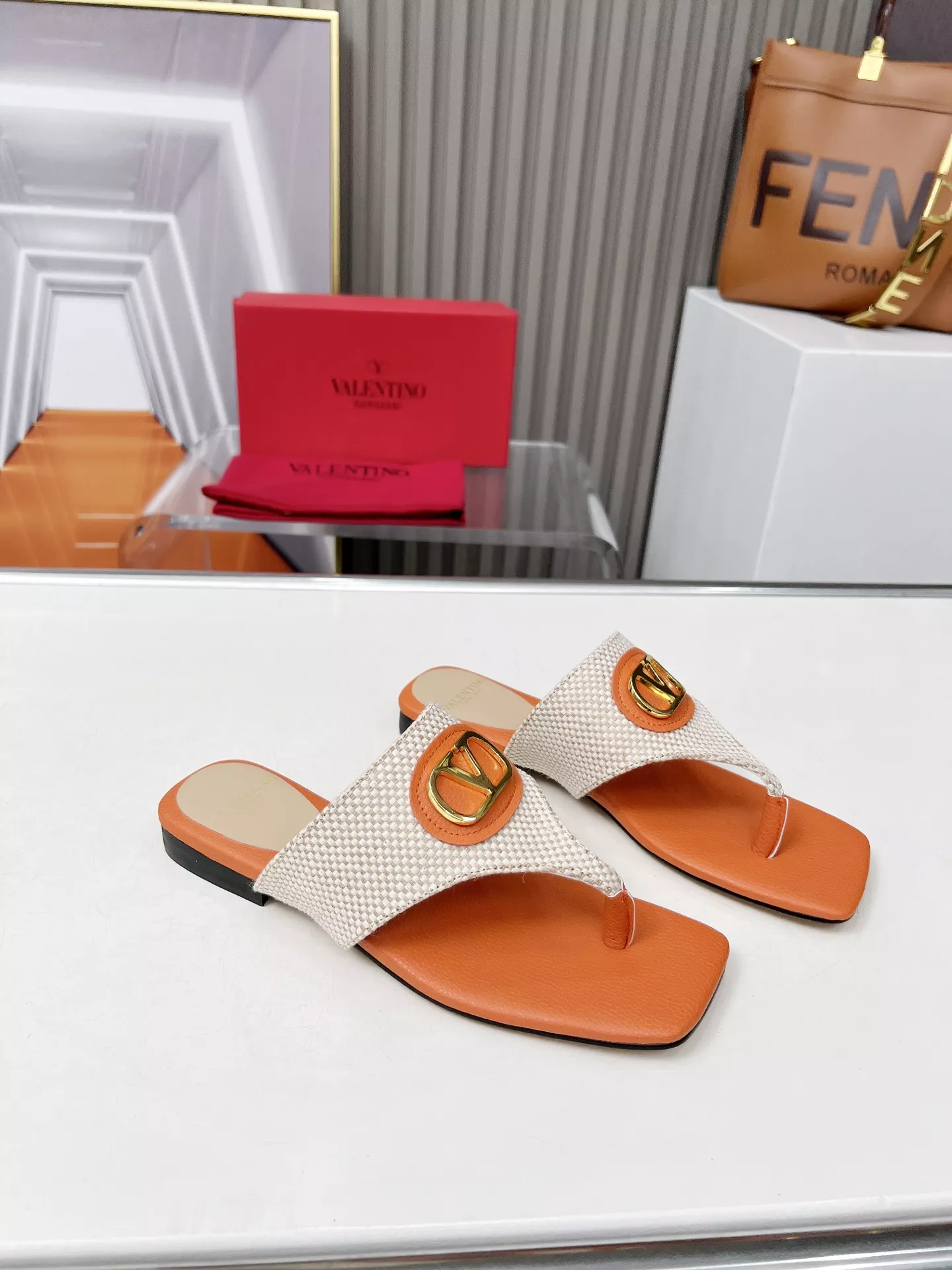 Breathable 3085 Valentino Slippers For Women