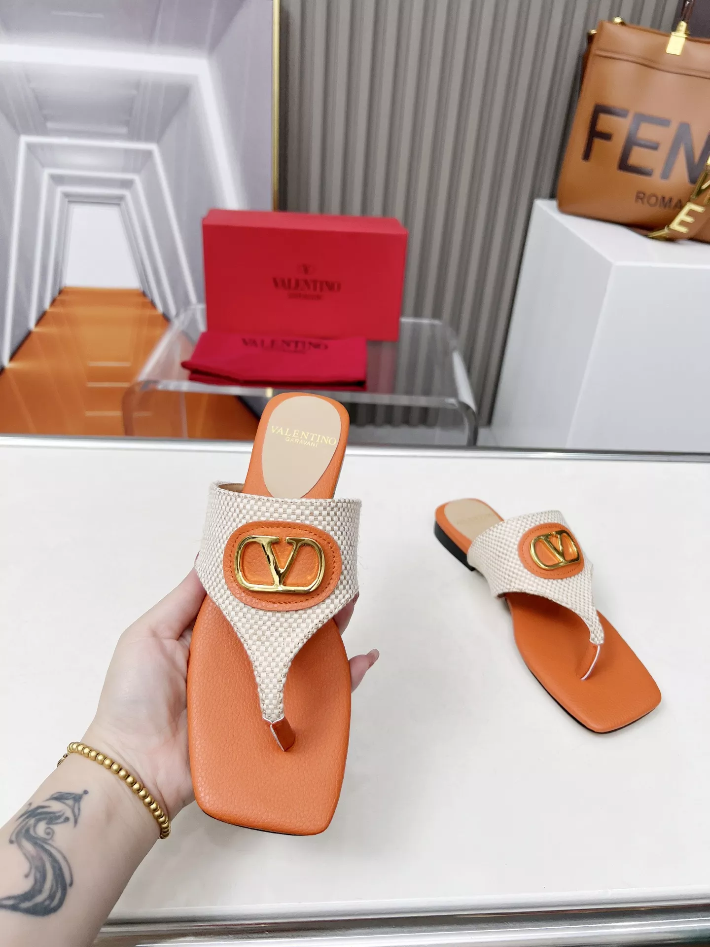 Breathable 3085 Valentino Slippers For Women