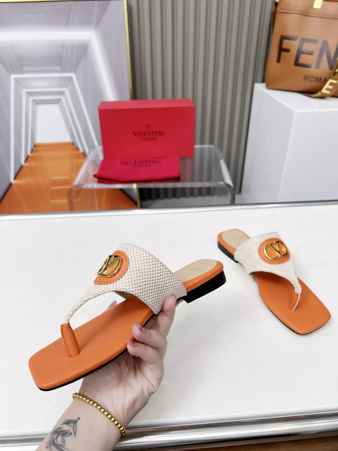 Breathable 3085 Valentino Slippers For Women