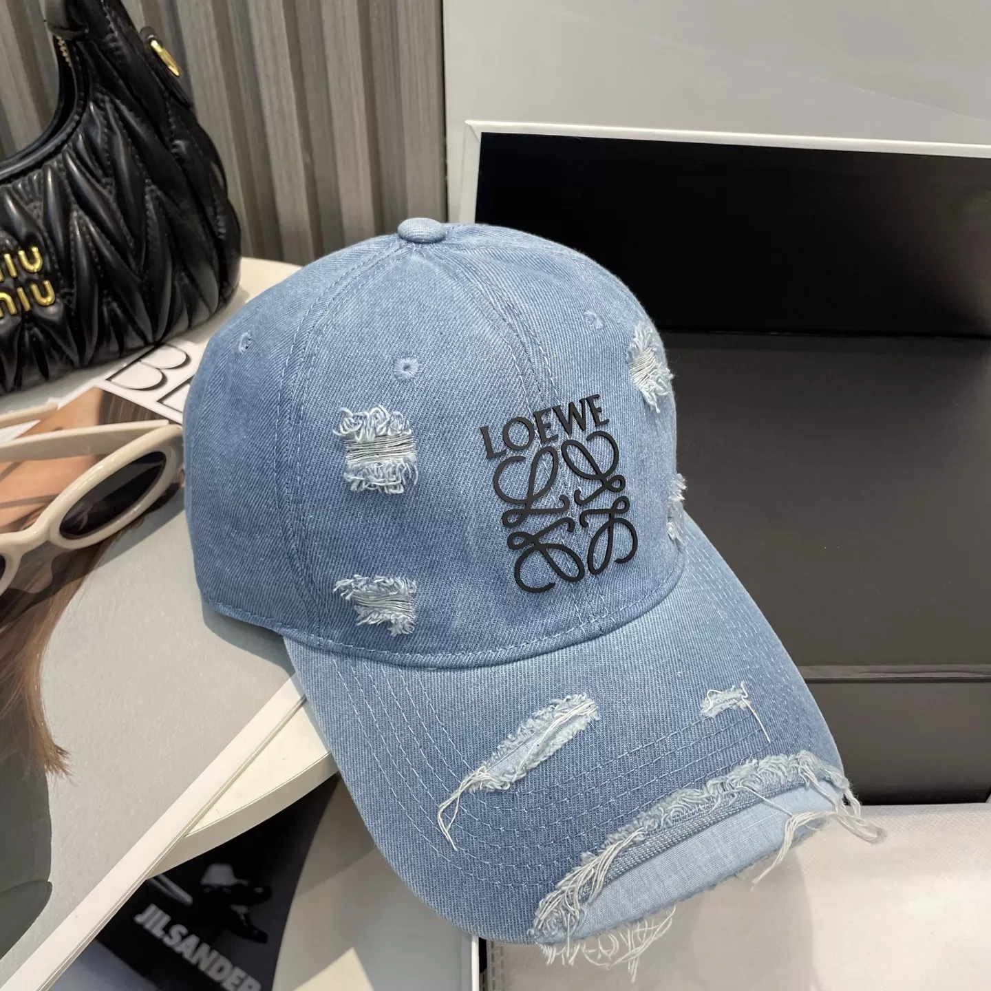 Breathable 3382 LOEWE Caps