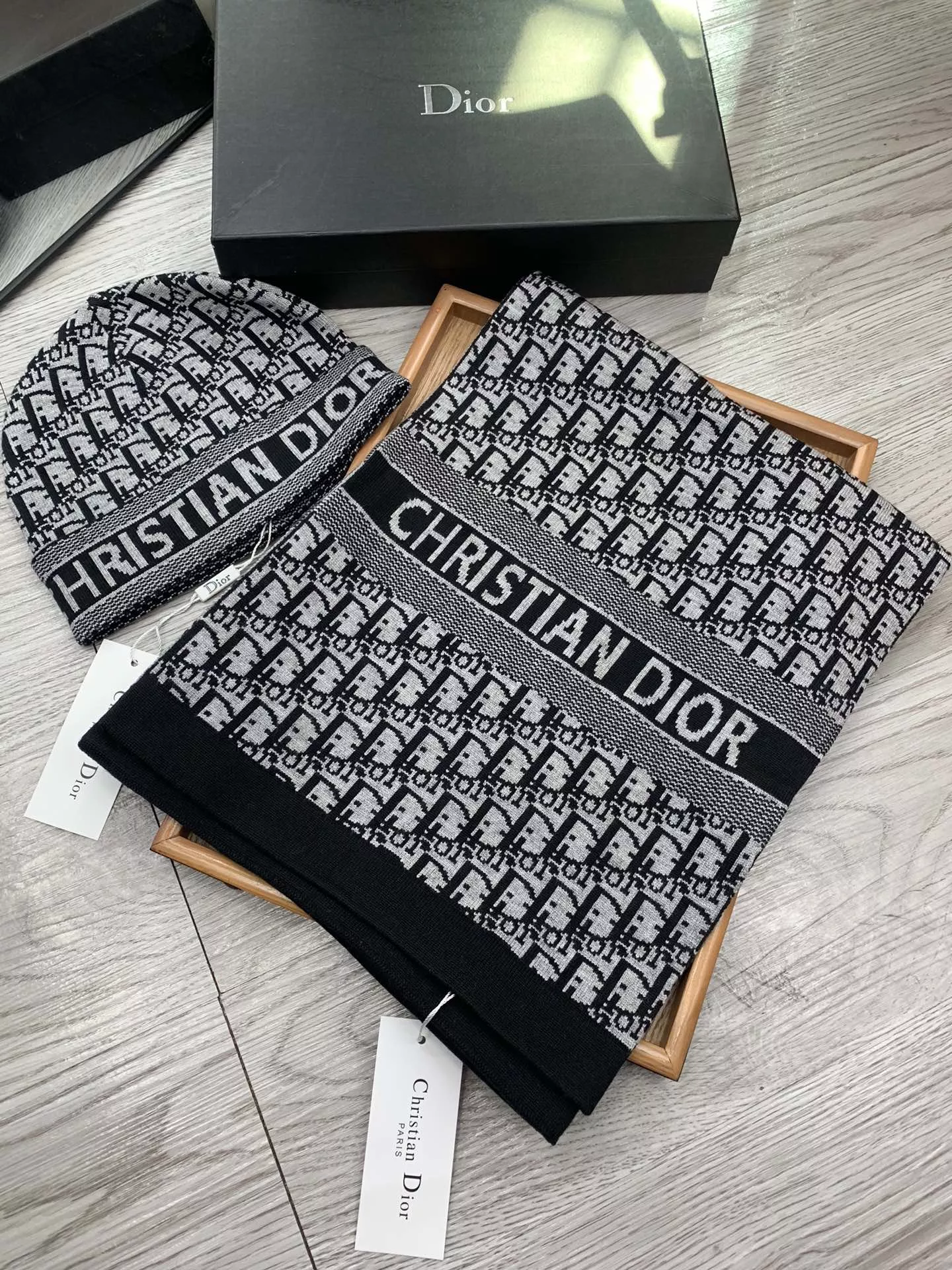 Breathable 3492 Christian Dior Hat and Scarf Set