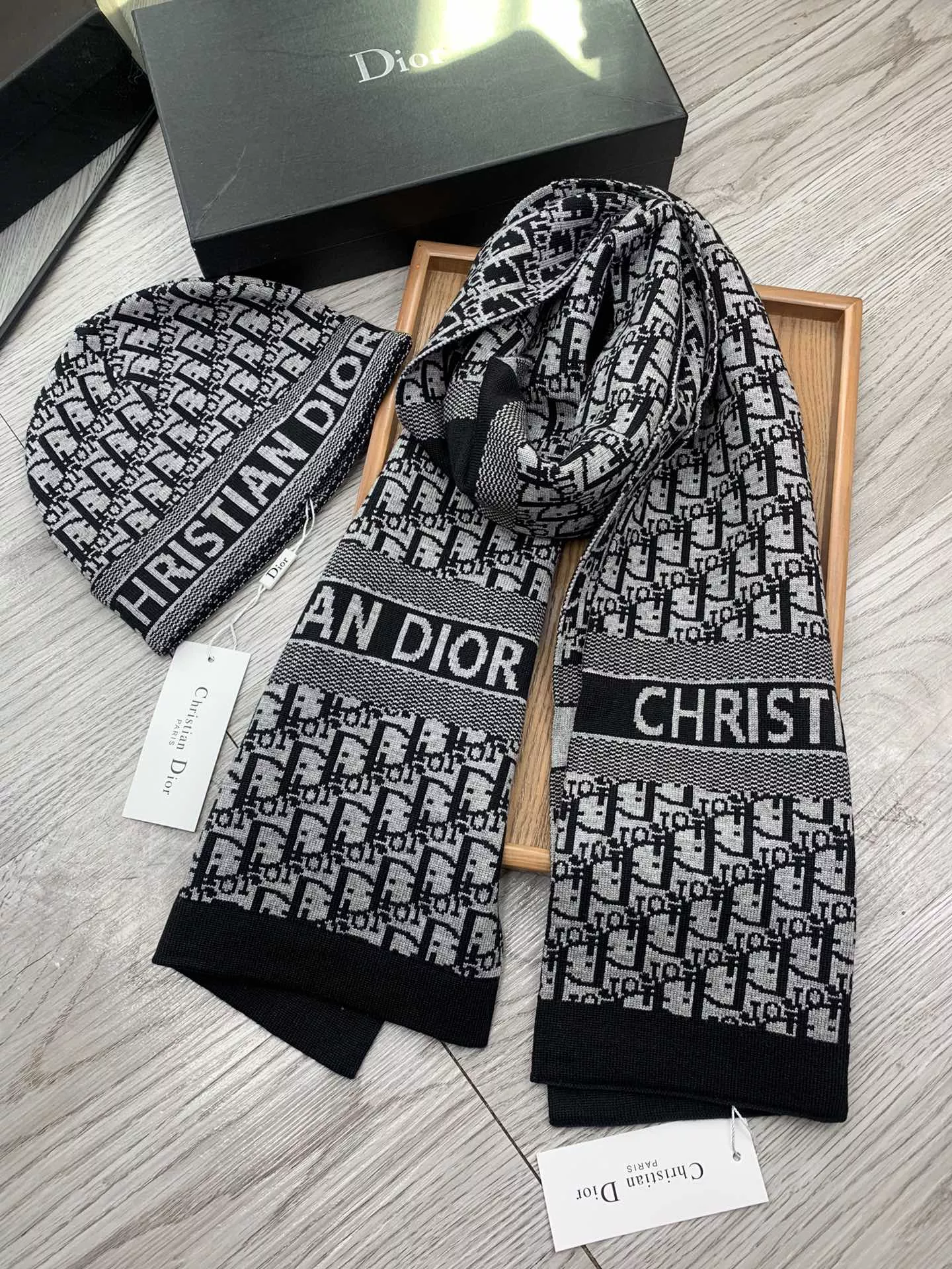 Breathable 3492 Christian Dior Hat and Scarf Set