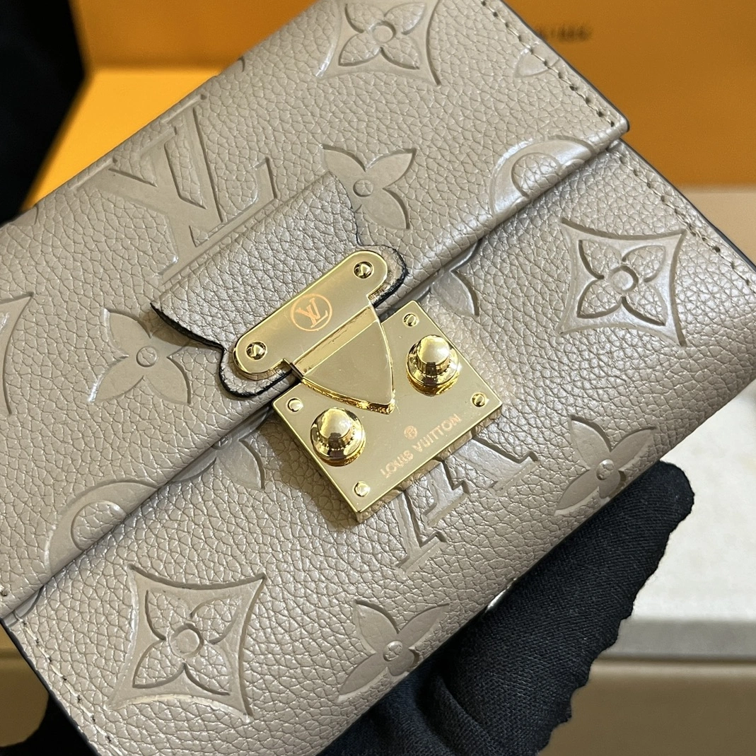 Breathable 3607 Louis Vuitton LV Card Case For Women