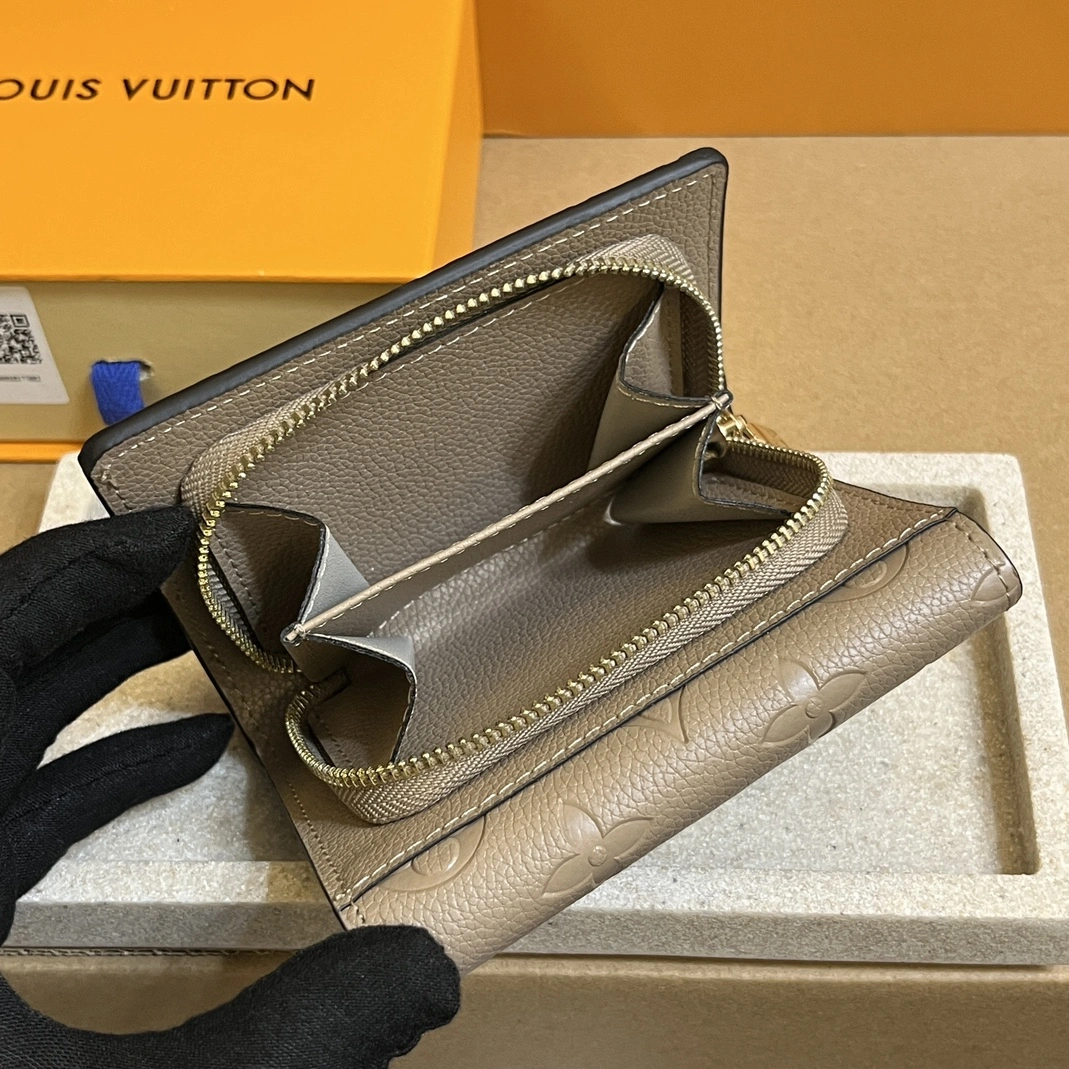 Breathable 3607 Louis Vuitton LV Card Case For Women