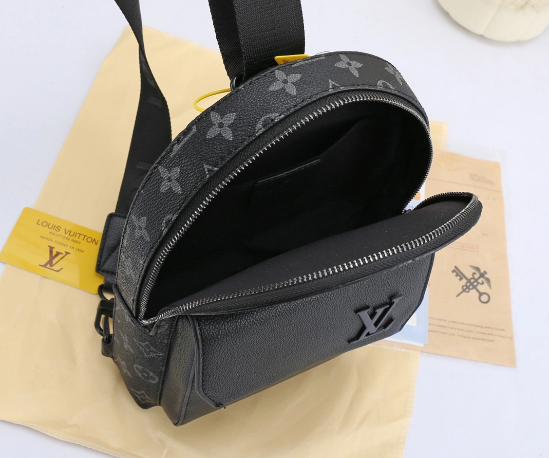 Breathable 3623 Louis Vuitton Messenger Bags For Men