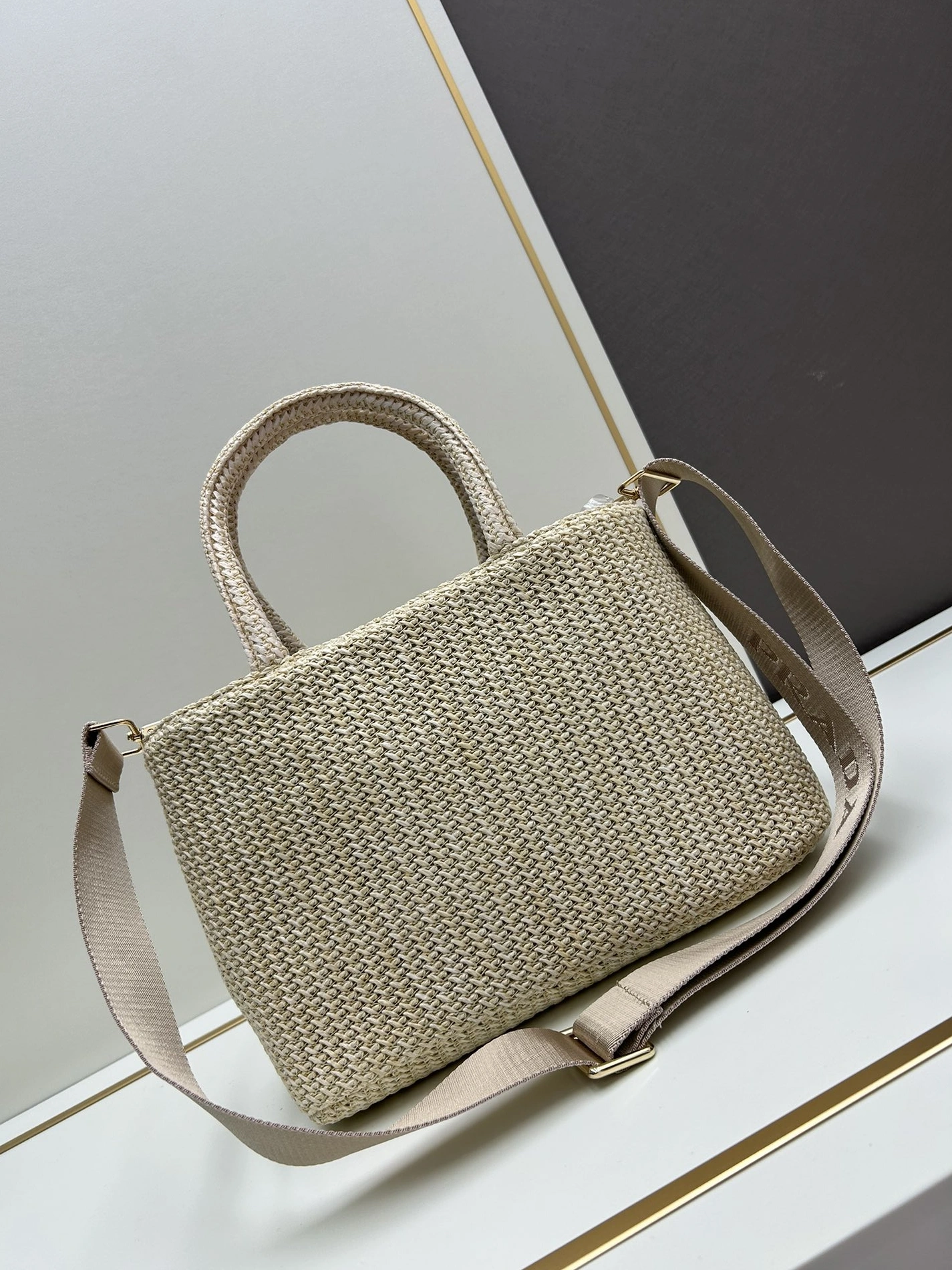 Breathable 3650 Prada AAA Quality Handbags For Women