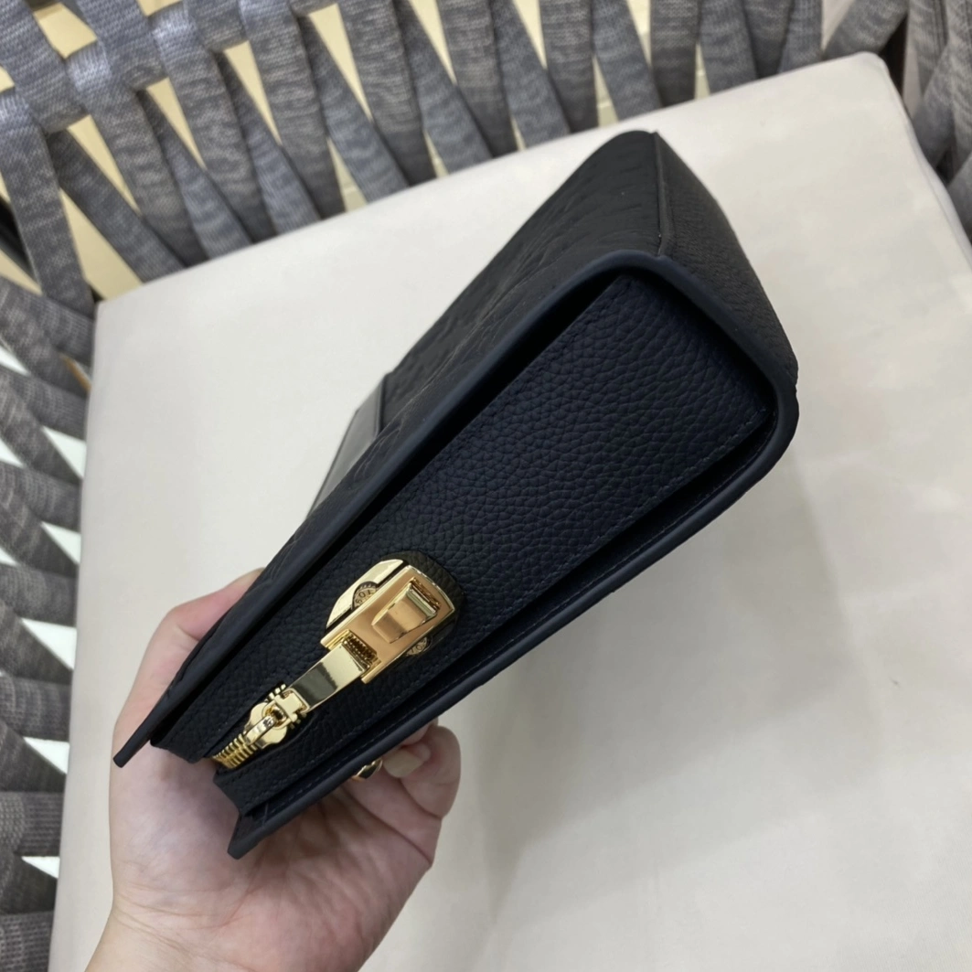 Breathable 3665 Louis Vuitton AAA Man Wallets