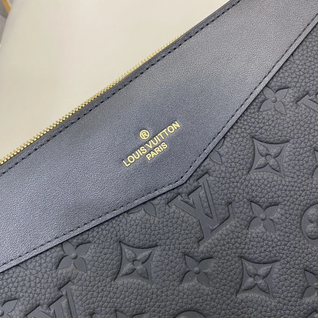 Breathable 3665 Louis Vuitton AAA Man Wallets