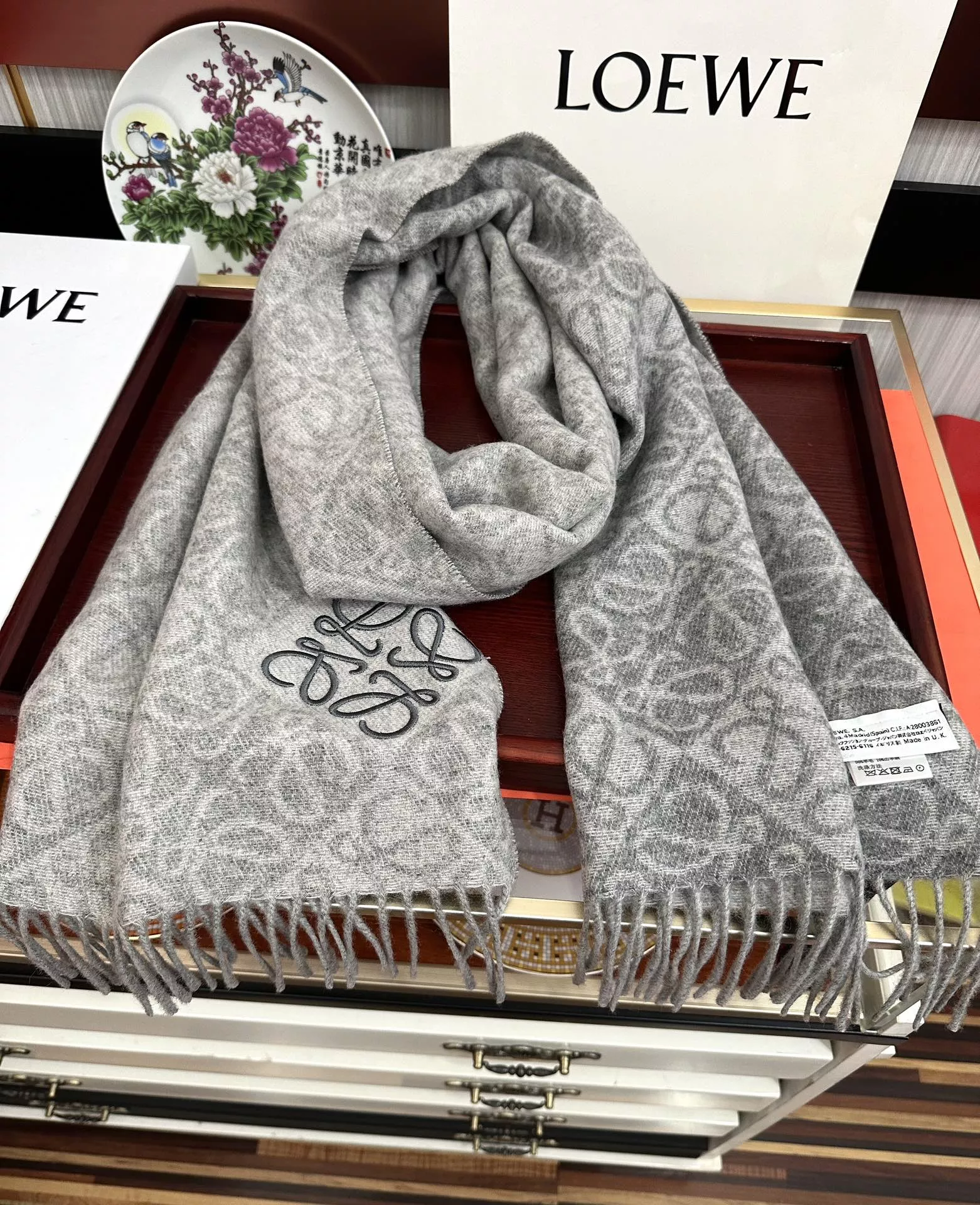 Breathable 3987 LOEWE Scarf For Unisex