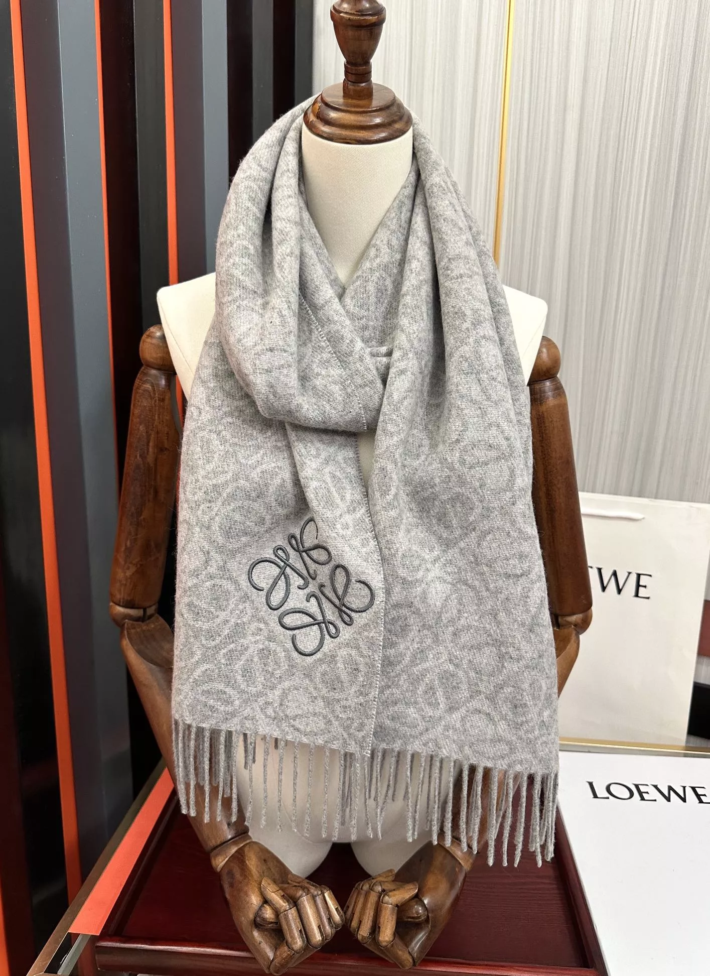 Breathable 3987 LOEWE Scarf For Unisex