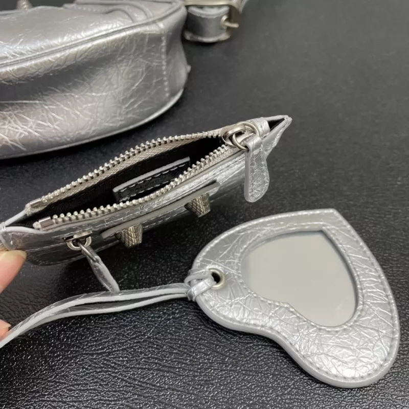 Breathable 4076 Balenciaga AAA Quality Messenger Bags For Women