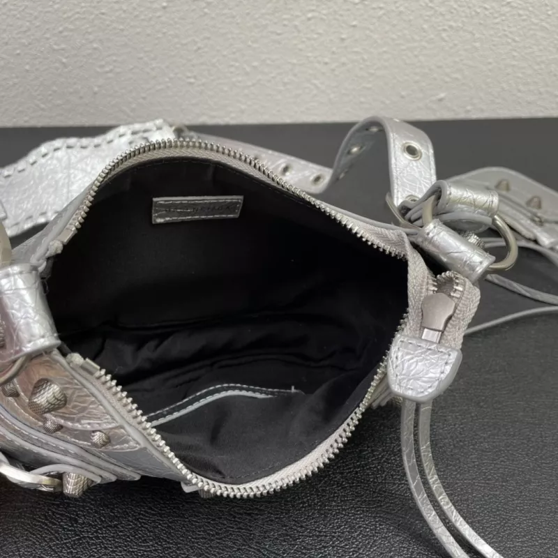 Breathable 4076 Balenciaga AAA Quality Messenger Bags For Women